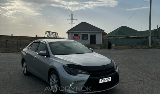 Toyota Camry 2015 года