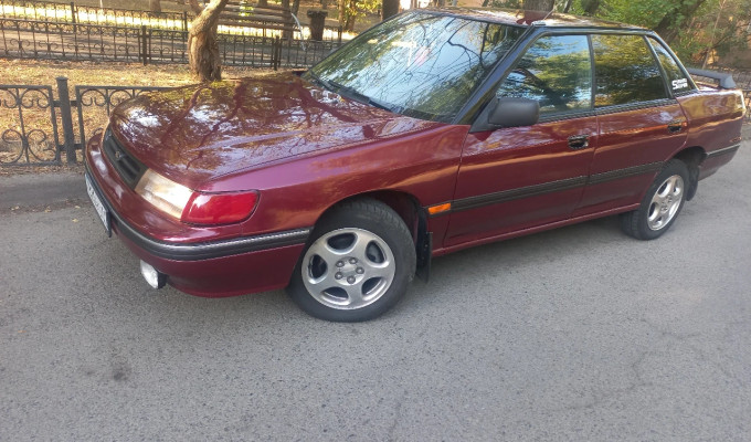 Subaru Legacy 1992 года