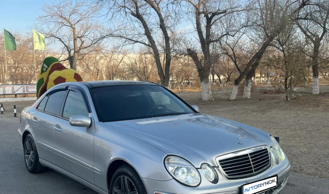 Mercedes-Benz E-Класс 2003 года