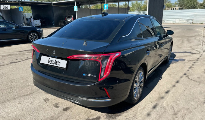 Hongqi E-QM5 2024 года