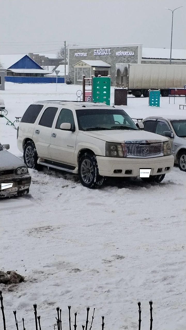 Cadillac Escalade, 2004