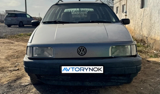 Volkswagen Passat 1992 года