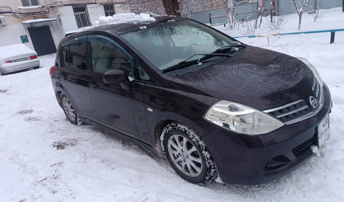 Nissan Tiida 2010 года