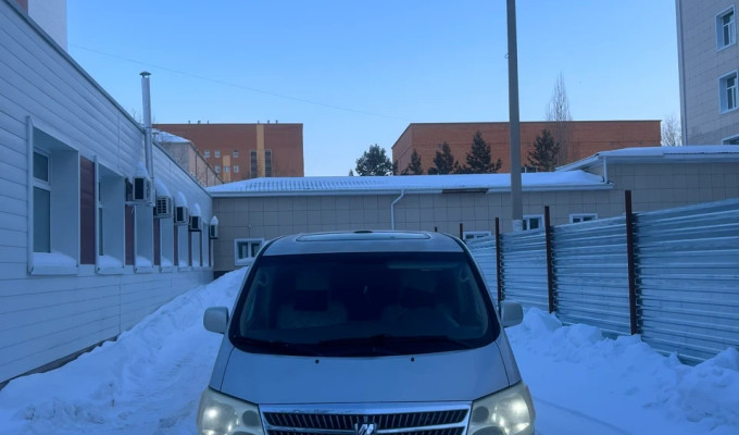 Toyota Alphard 2004 года