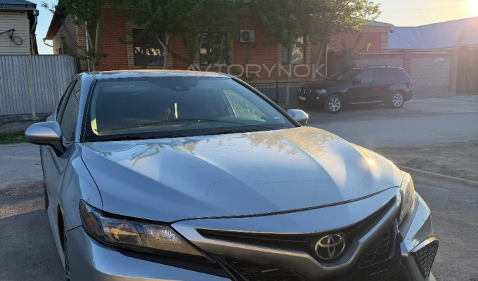 Toyota Camry 2021 года
