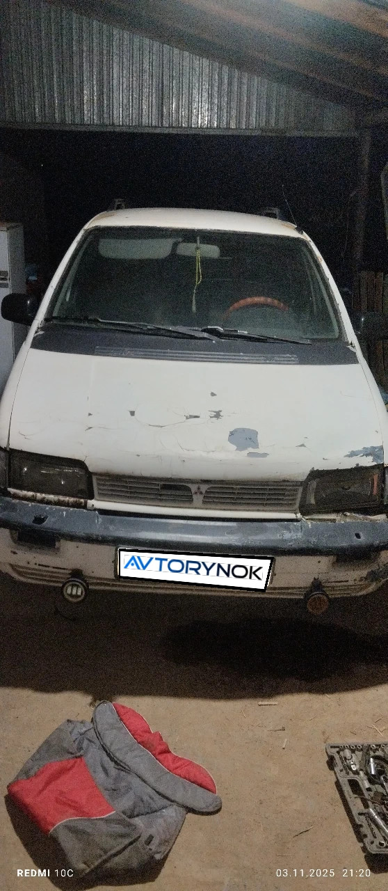 Mitsubishi Space Wagon, 1991