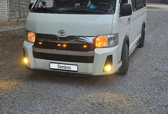 Toyota Hiace 2007 года