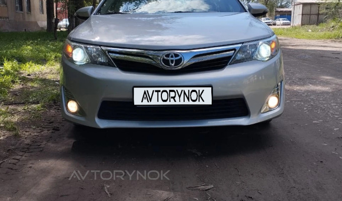 Toyota Camry 2012 года