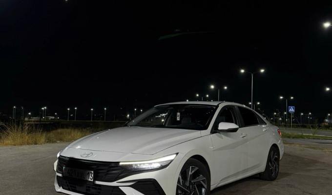 Hyundai Elantra 2024 года