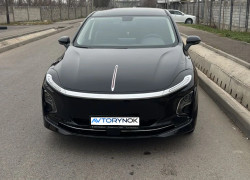 Hongqi E-QM5 2025 года