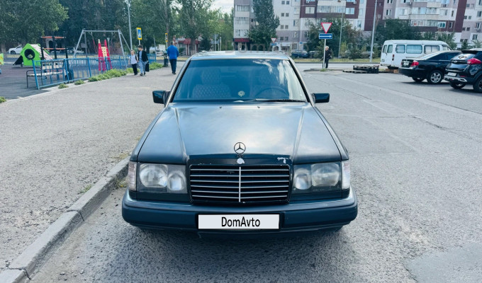 Mercedes-Benz E-Класс 1992 года