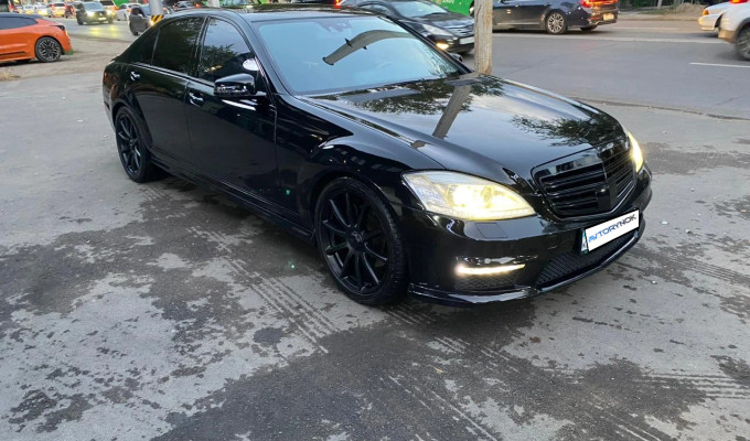 Mercedes-Benz S-Класс 2007 года
