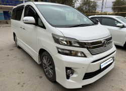 Toyota Vellfire 2014 года