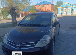 Nissan Tiida 2010 года