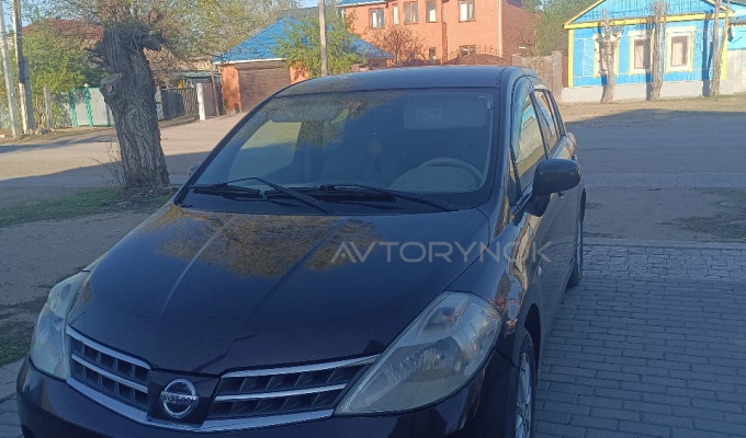 Nissan Tiida 2010 года