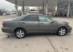 Toyota Camry 2004 года