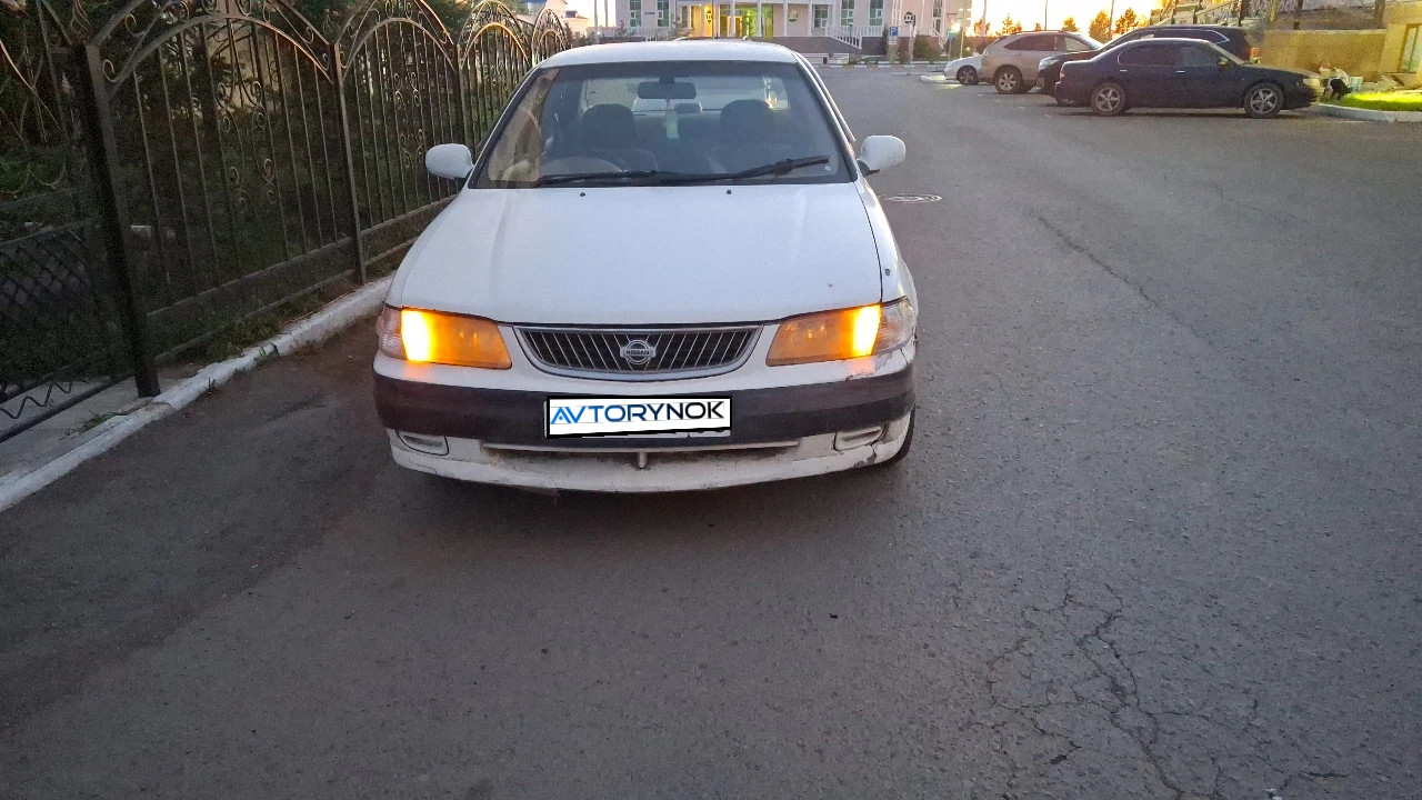 Nissan Sunny, 2000