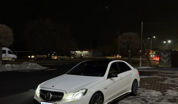 Mercedes-Benz E-Класс 2011 года