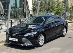Toyota Camry 2019 года