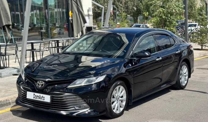 Toyota Camry 2019 года