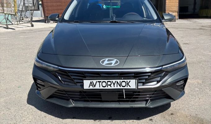 Hyundai Elantra 2023 года