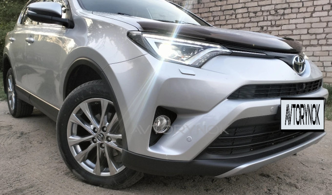 Toyota RAV4 2017 года