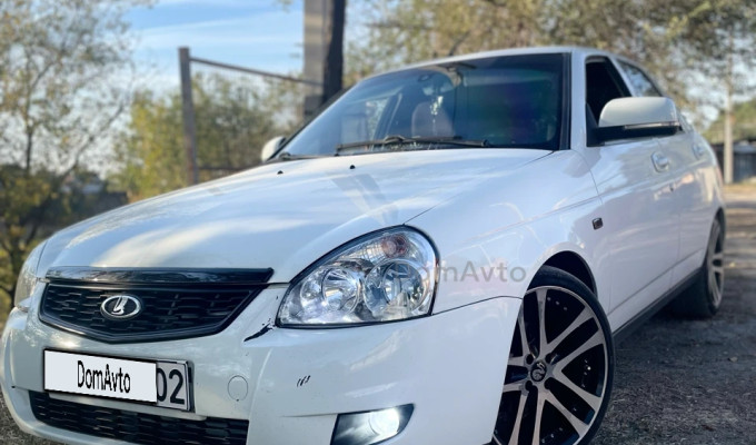 ВАЗ (Lada) Priora 2013 года