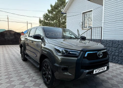 Toyota Hilux 2024 года