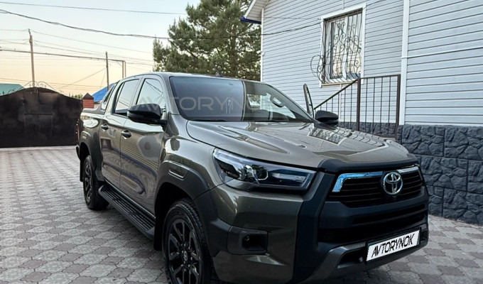 Toyota Hilux 2024 года