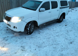 Toyota Hilux 2011 года