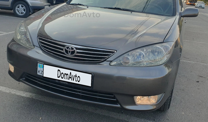 Toyota Camry 2005 года