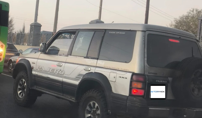 Mitsubishi Pajero 1992 года