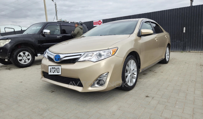 Toyota Camry 2012 года