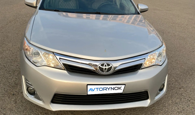 Toyota Camry 2013 года