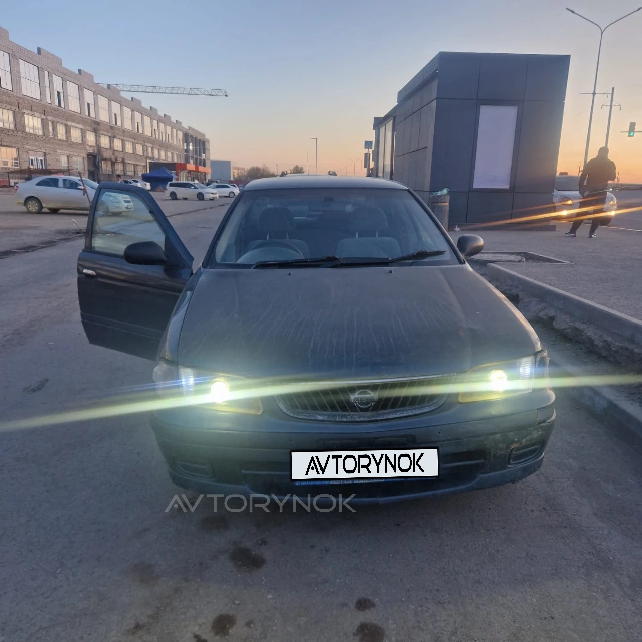 Nissan Sunny, 1999