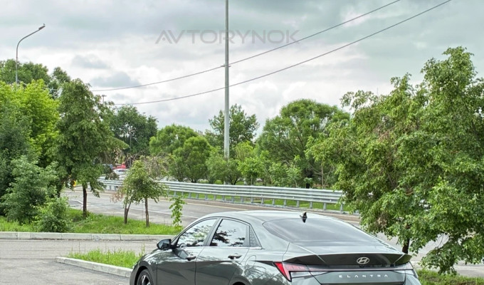 Hyundai Elantra 2024 года