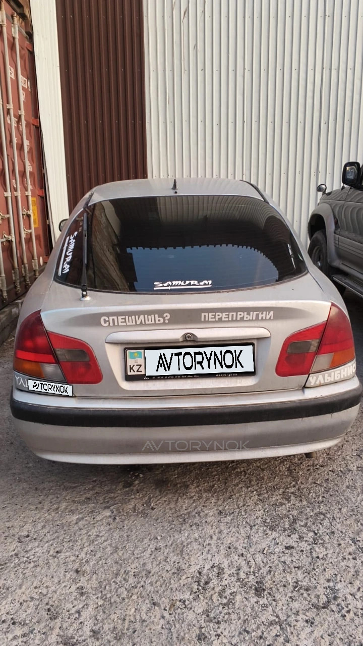 Mitsubishi Carisma, 2003