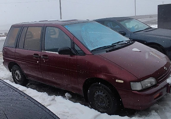 Nissan Prairie 1990 года