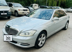 Mercedes-Benz S-Класс 2013 года