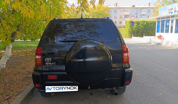 Toyota RAV4 2004 года