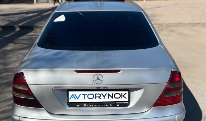 Mercedes-Benz E-Класс 2002 года