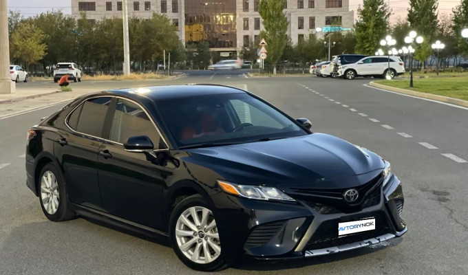 Toyota Camry 2018 года