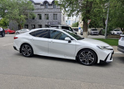 Toyota Camry 2024 года