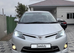Toyota Estima 2010 года
