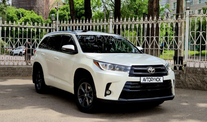 Toyota Highlander 2015 года