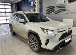 Toyota RAV4 2020 года
