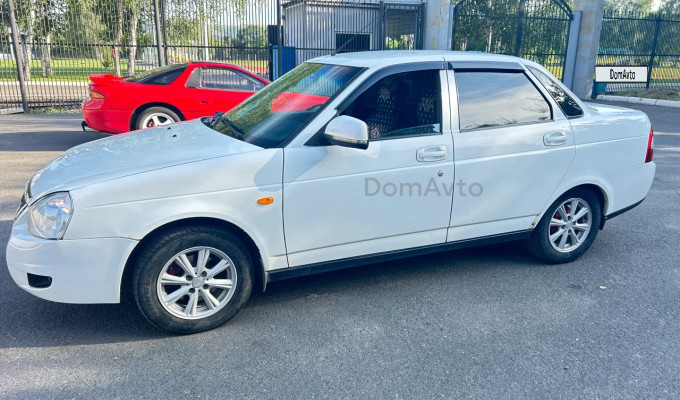 ВАЗ (Lada) Priora 2013 года