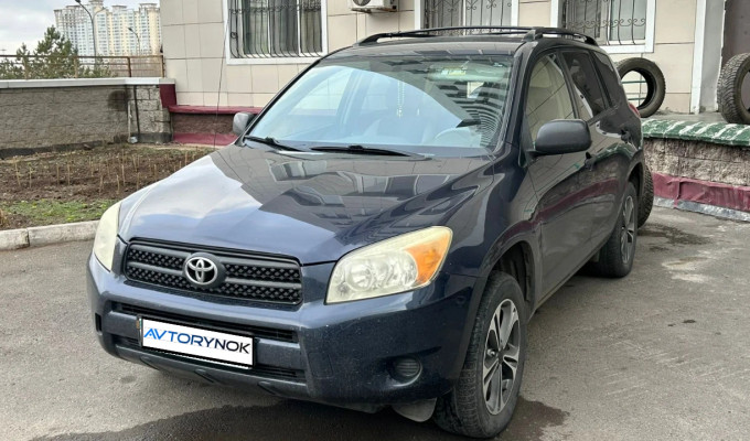Toyota RAV4 2007 года