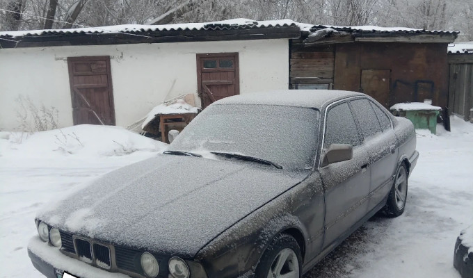 BMW 5 серия 1990 года