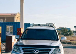 Lexus LX 2011 года